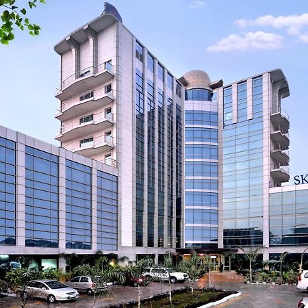 Skycity Hotel Gurgaon Exteriör bild
