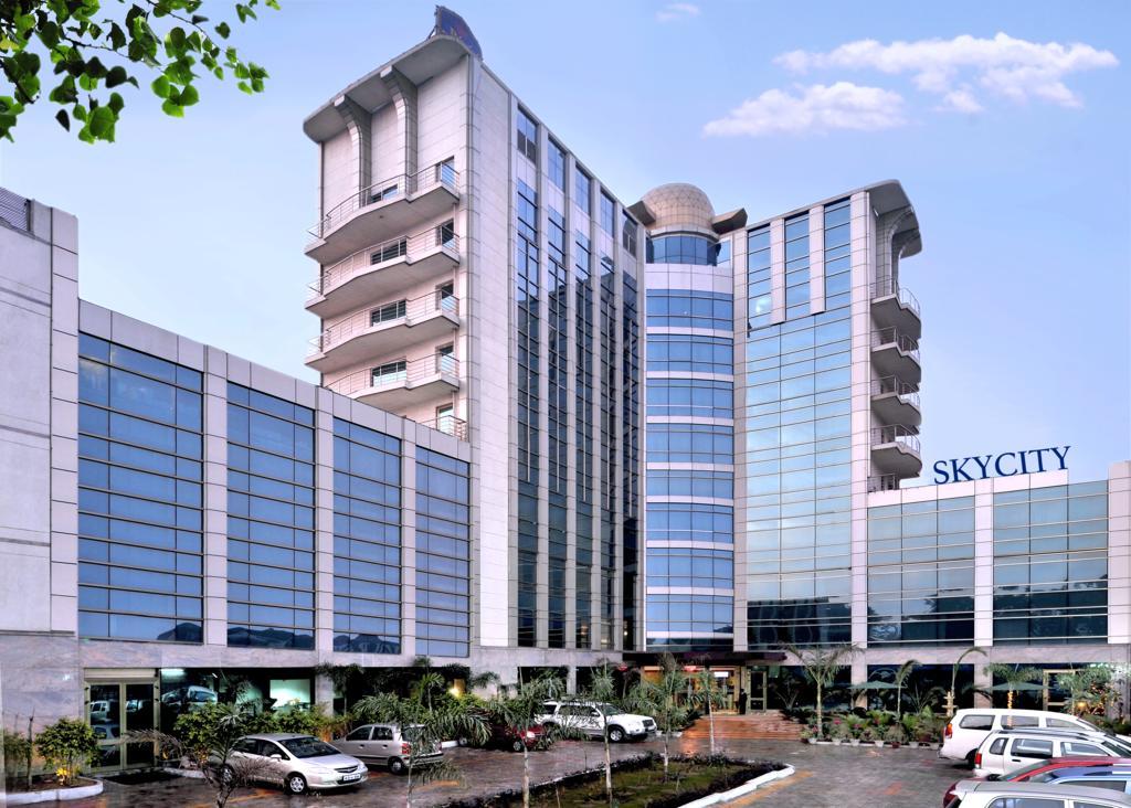 Skycity Hotel Gurgaon Exteriör bild